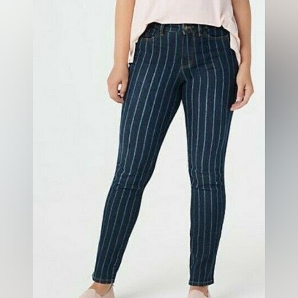 NWOT Denim & Co. pinstriped jeans